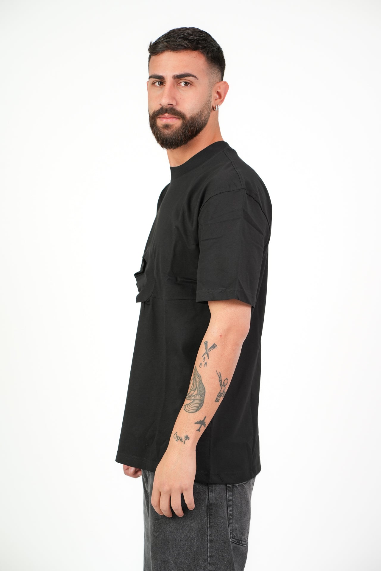 T-Shirt Doppio Collo Nera