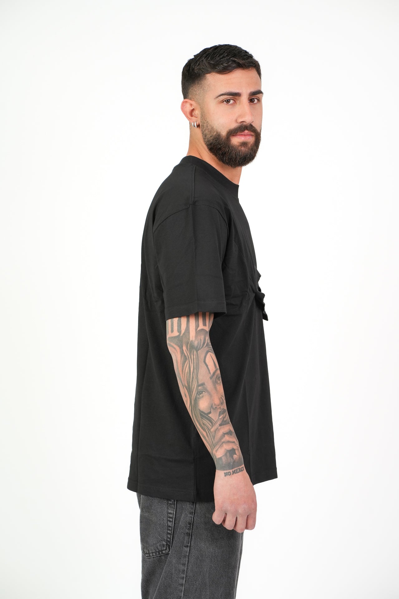 T-Shirt Doppio Collo Nera